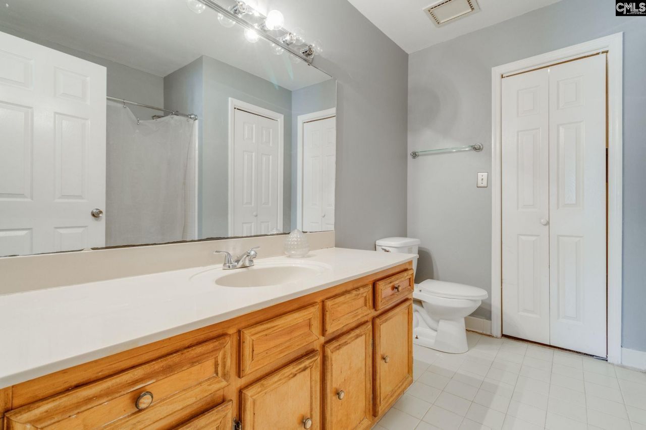 701 Kinlock Court  Photo 38