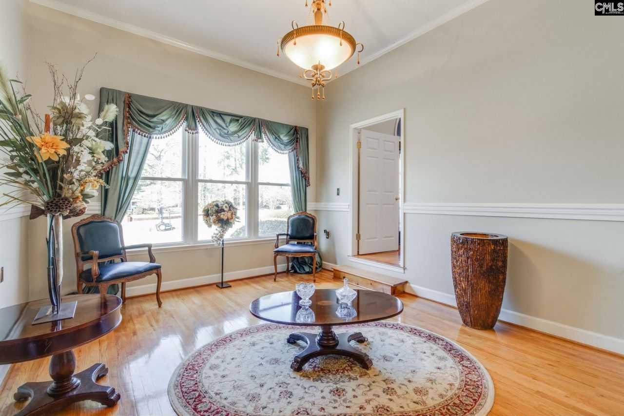 701 Kinlock Court  Photo 8