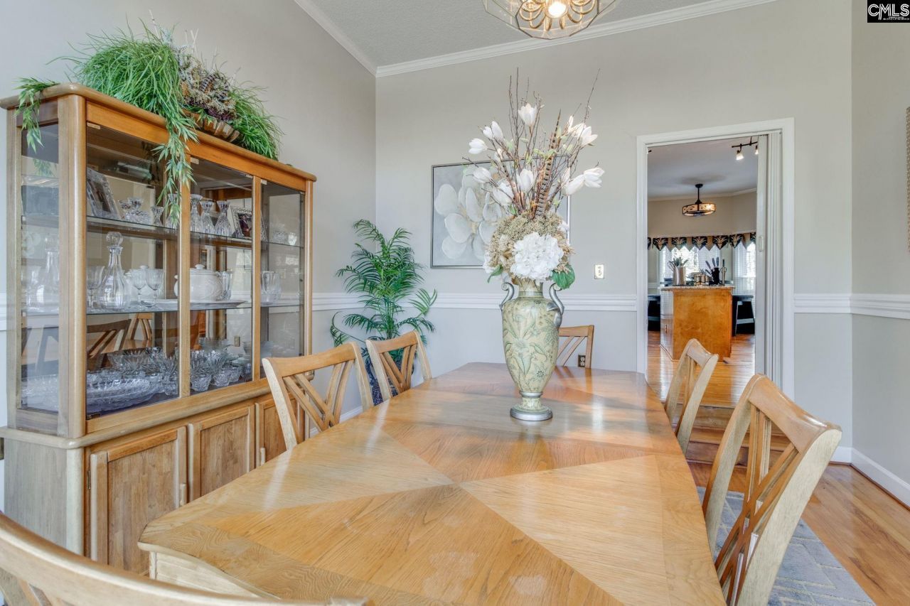 701 Kinlock Court  Photo 9