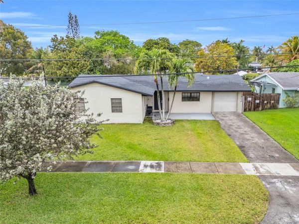 19030 Bel Aire Dr , Cutler Bay, FL 33157