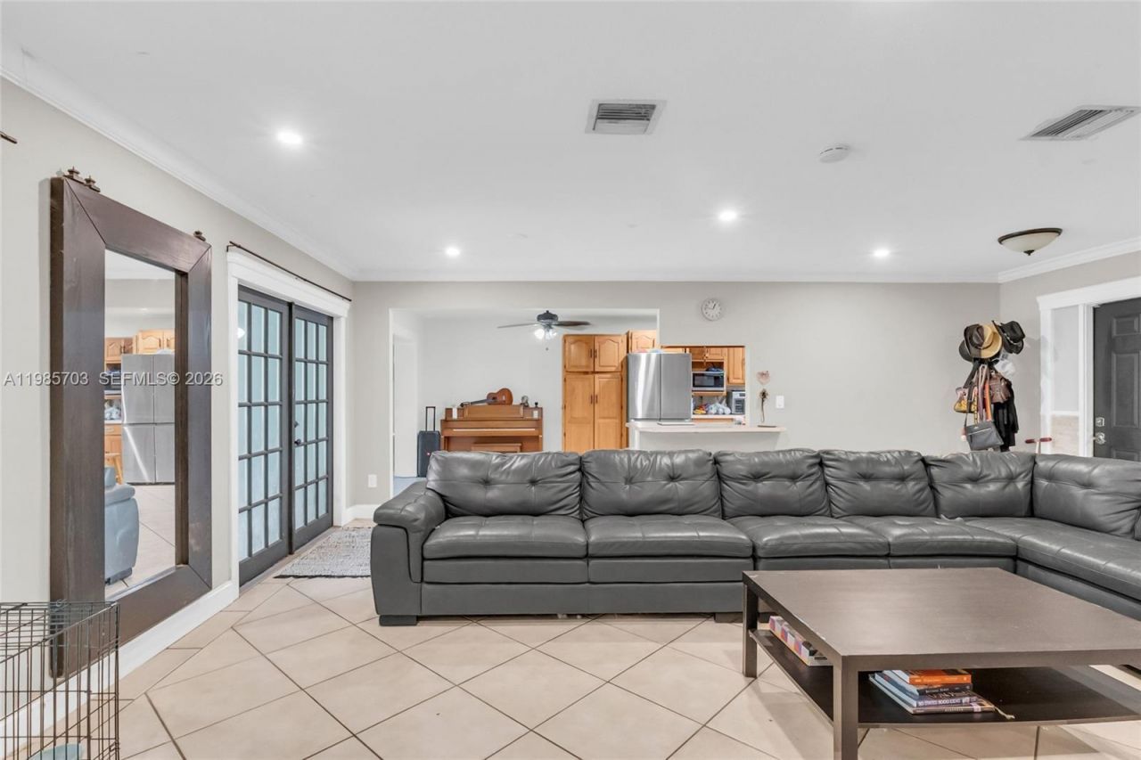 19030 Bel Aire Dr , Cutler Bay, FL 33157 Photo