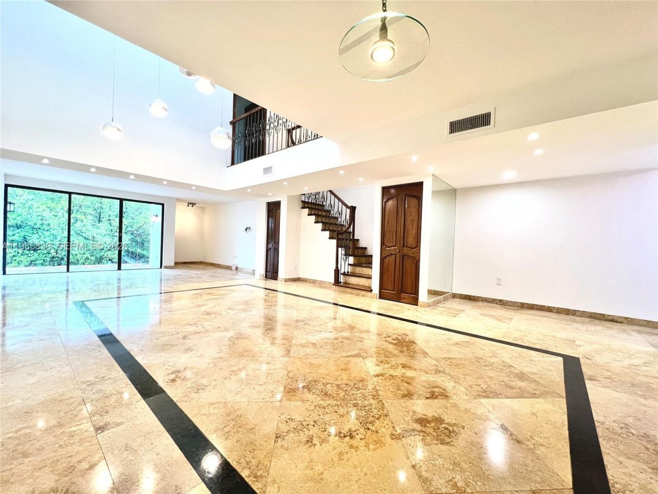 245 Poinciana Island Dr , Unit 505, Sunny Isles Beach, FL 33160 Photo