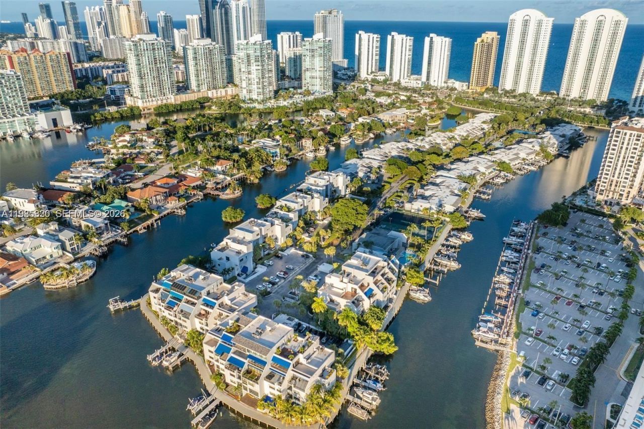 245 Poinciana Island Dr , Unit 505, Sunny Isles Beach, FL 33160 Photo