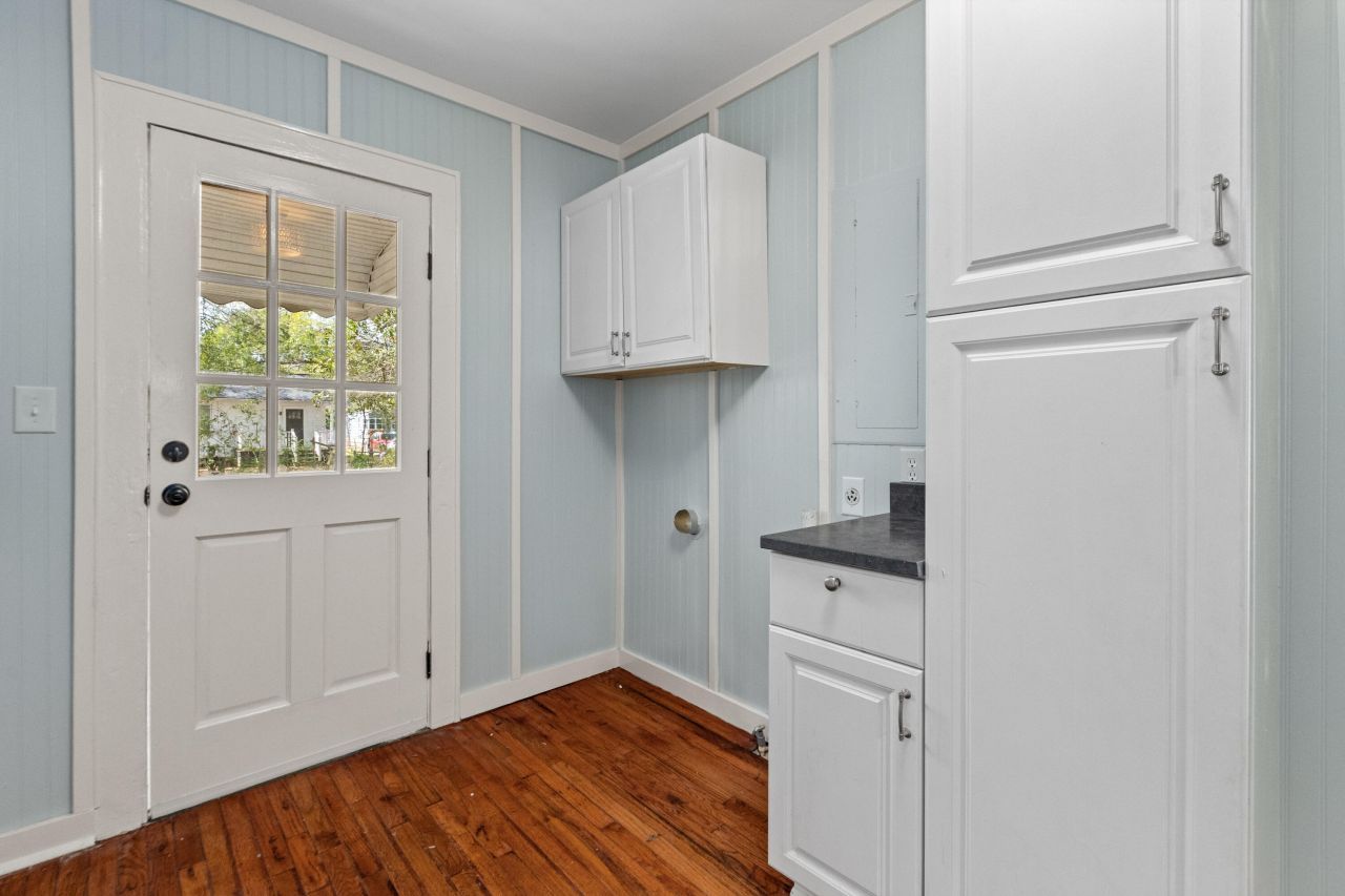 2226 Suffolk Street Photo 10