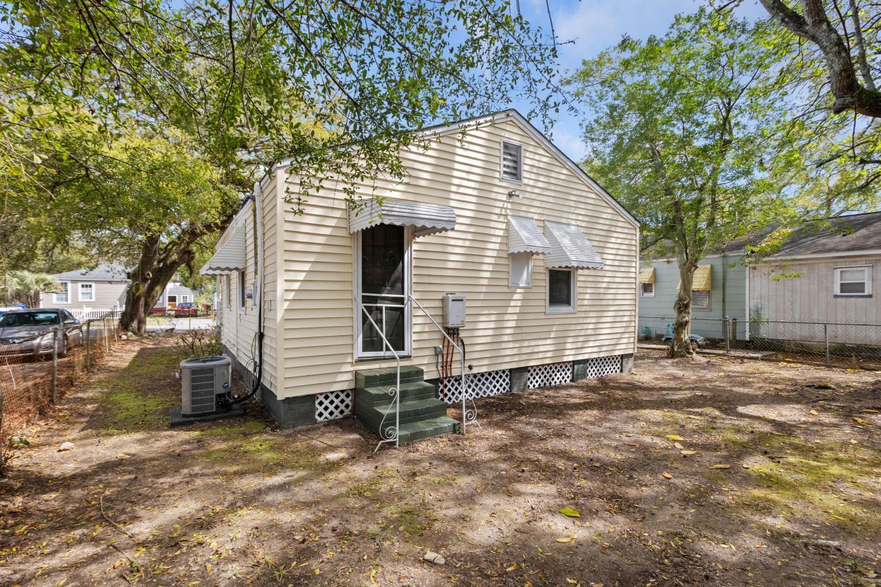 2226 Suffolk Street Photo 18