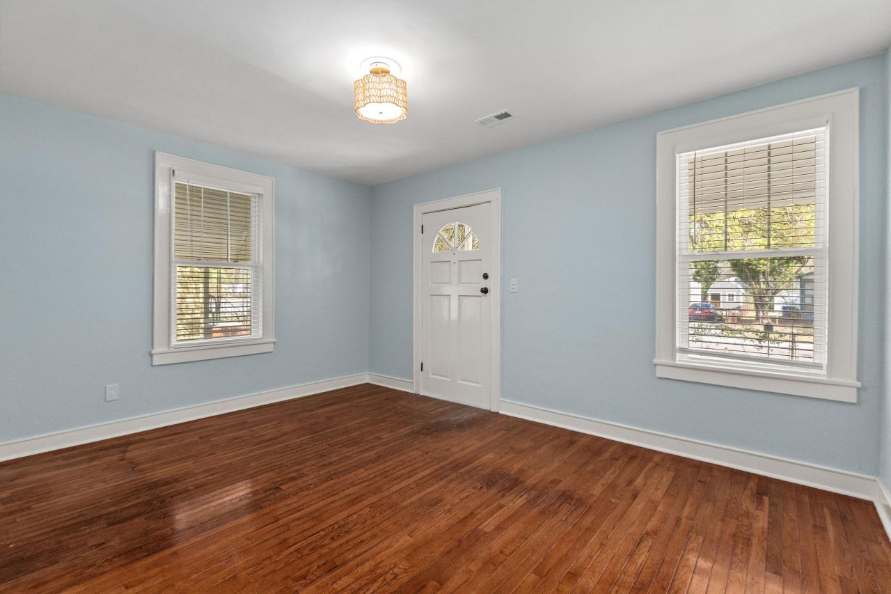 2226 Suffolk Street Photo 4