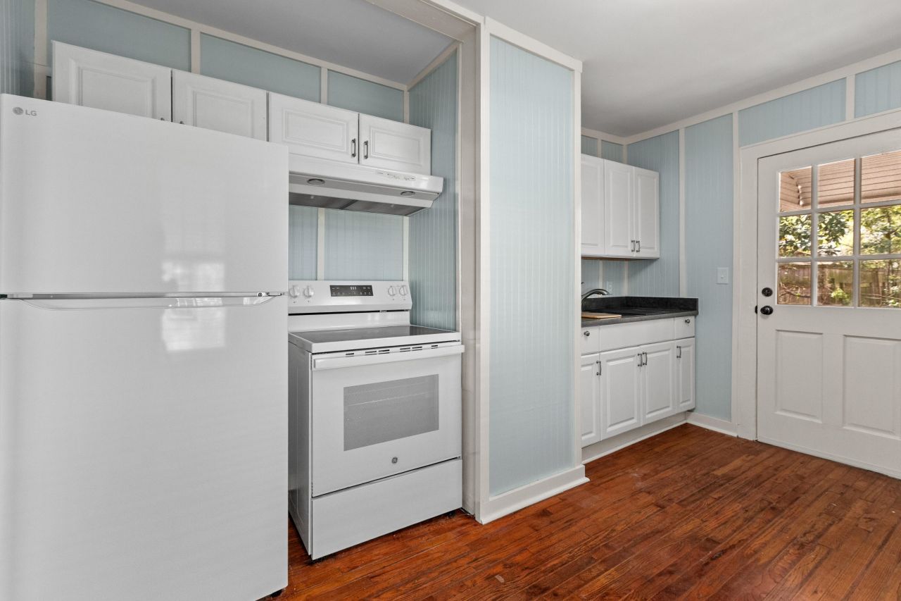 2226 Suffolk Street Photo 5