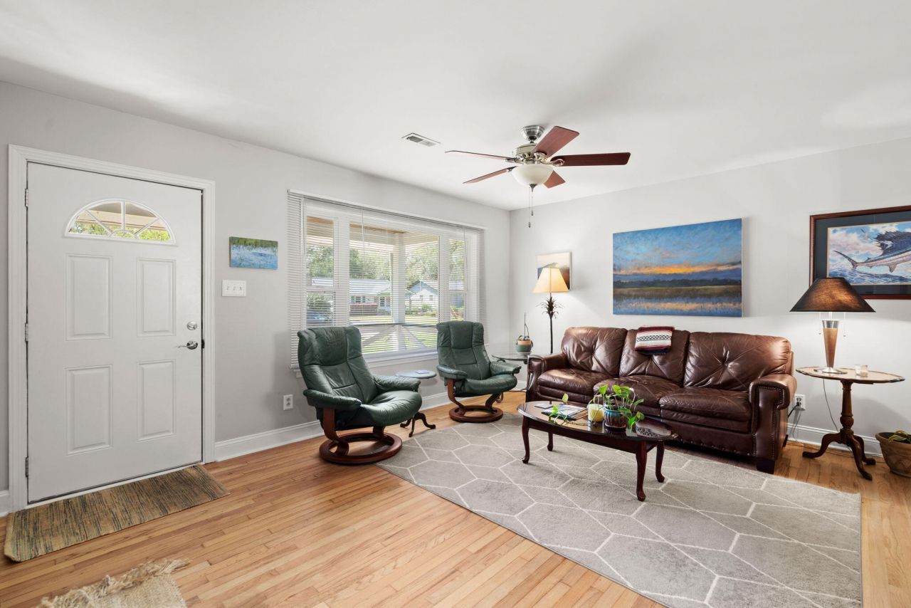 2444 Lantern Street Photo 5