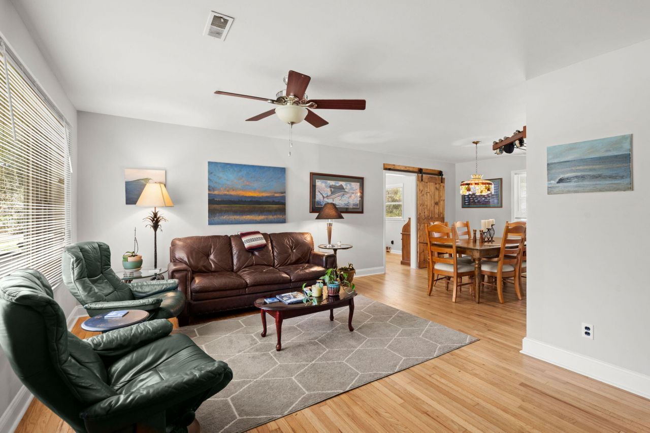 2444 Lantern Street Photo 6