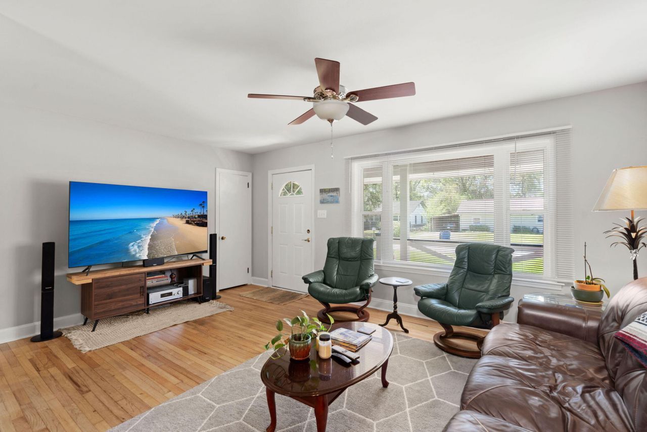 2444 Lantern Street Photo 7