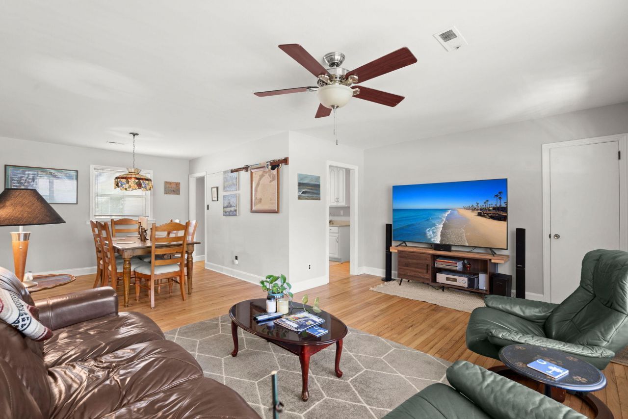 2444 Lantern Street Photo 8