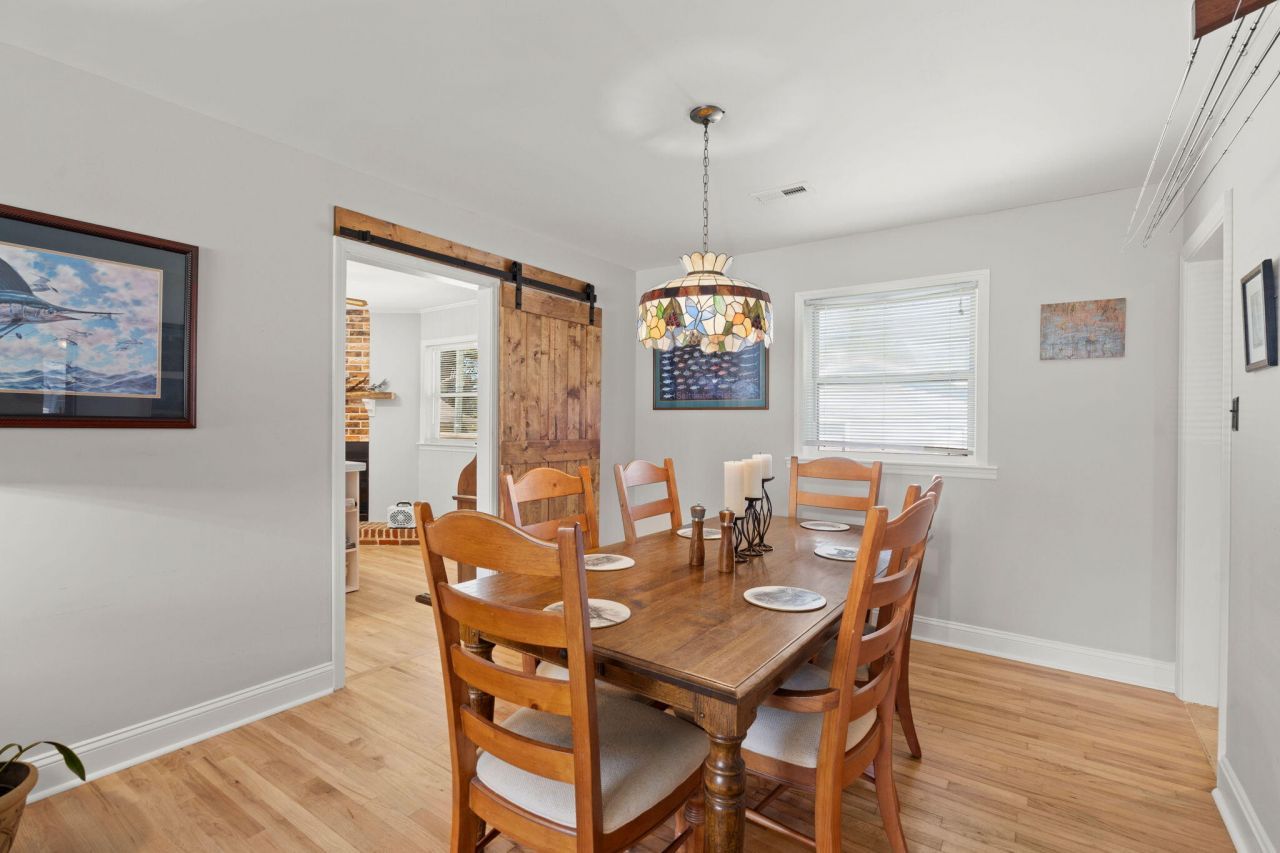 2444 Lantern Street Photo 9