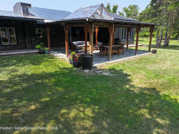 16 Spring Road, Hudson, NY 12534