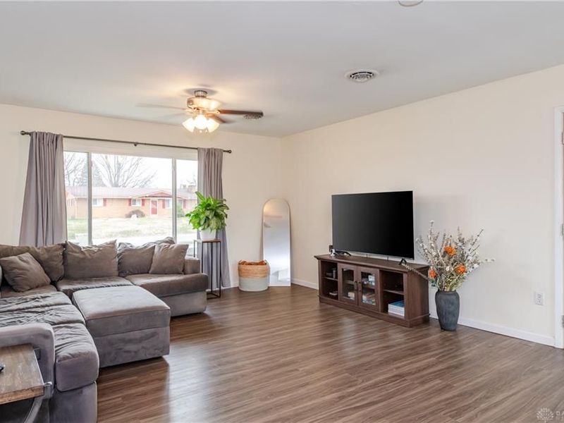 8677 Oriole Drive, Franklin, OH 45005 Photo 12