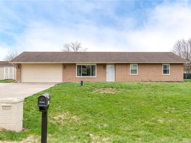 8677 Oriole Drive, Franklin, OH 45005 Photo 2