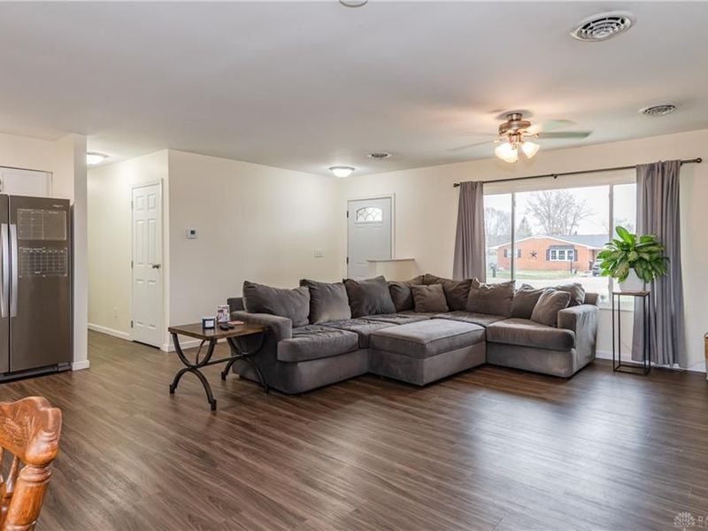 8677 Oriole Drive, Franklin, OH 45005 Photo 6