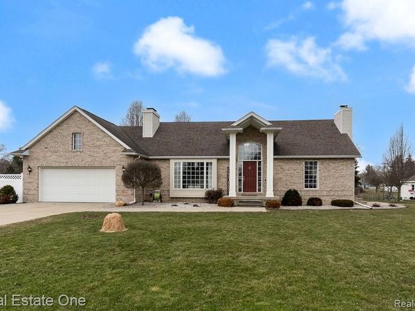 1801 Tahyio Road, Owosso Twp, MI 48867