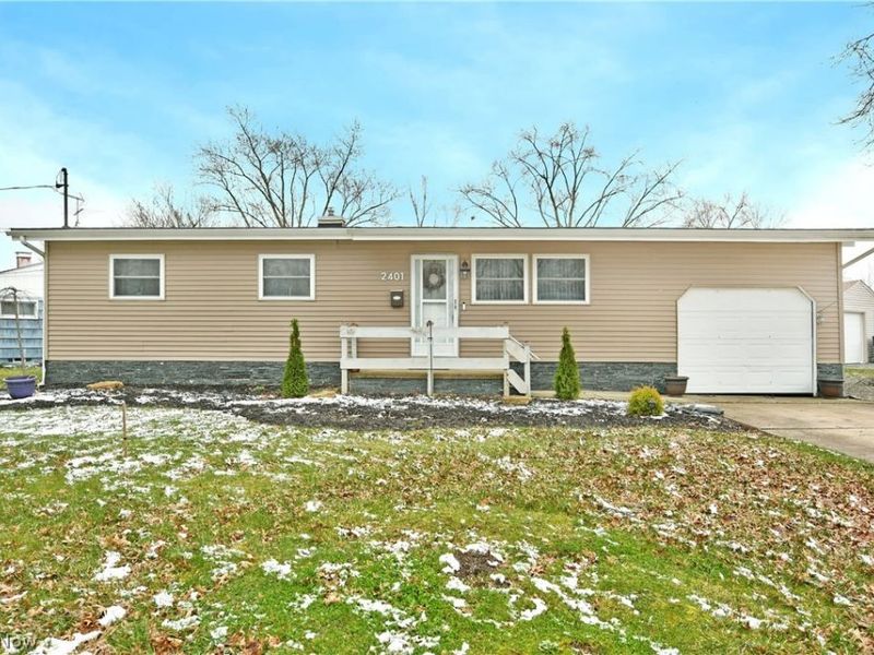 2401 Stewart Drive NW, Warren, OH 44485 Photo 2