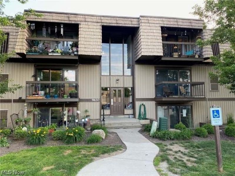 9630 Cove Drive, Unit 16A, North Royalton, OH 44133 Photo 1