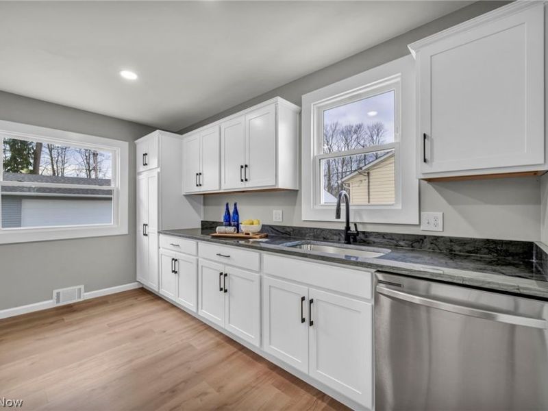 6108 Westerham Road, Mayfield Heights, OH 44124 Photo 13