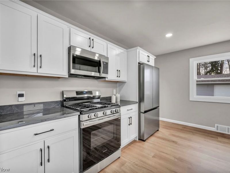 6108 Westerham Road, Mayfield Heights, OH 44124 Photo 14