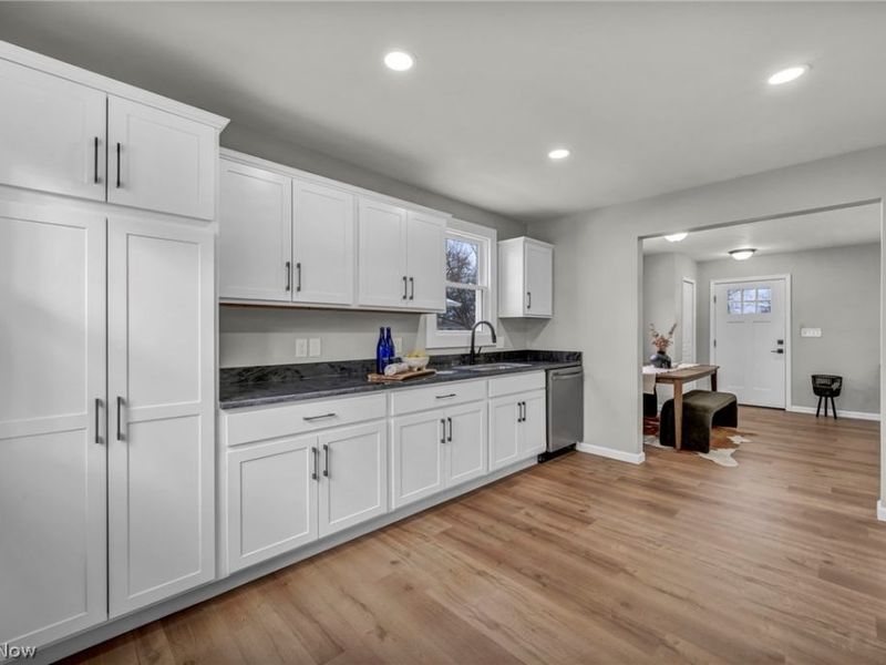 6108 Westerham Road, Mayfield Heights, OH 44124 Photo 16