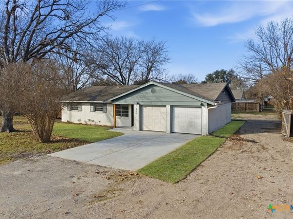 410 N Highway 95 , Little River Academy, TX 76554