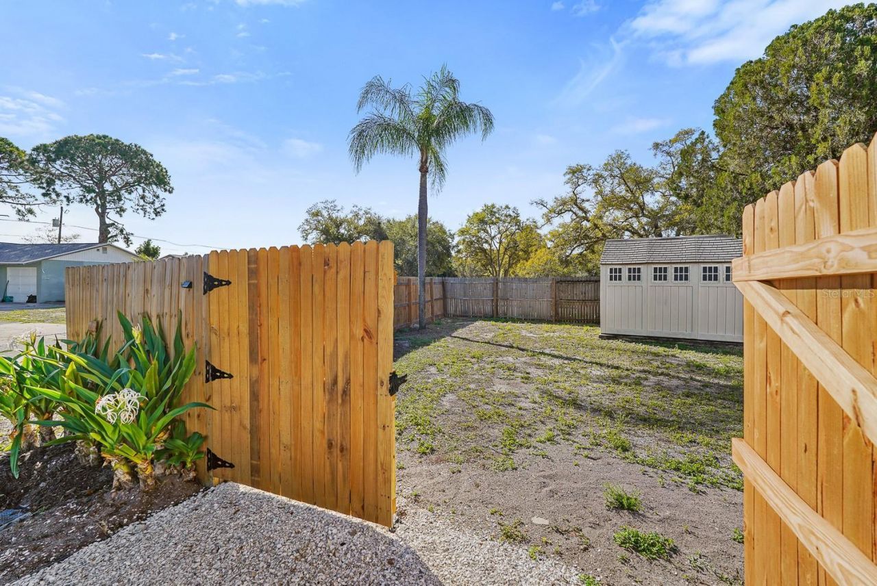 635 Melody Circle, Sarasota, FL 34237 Photo