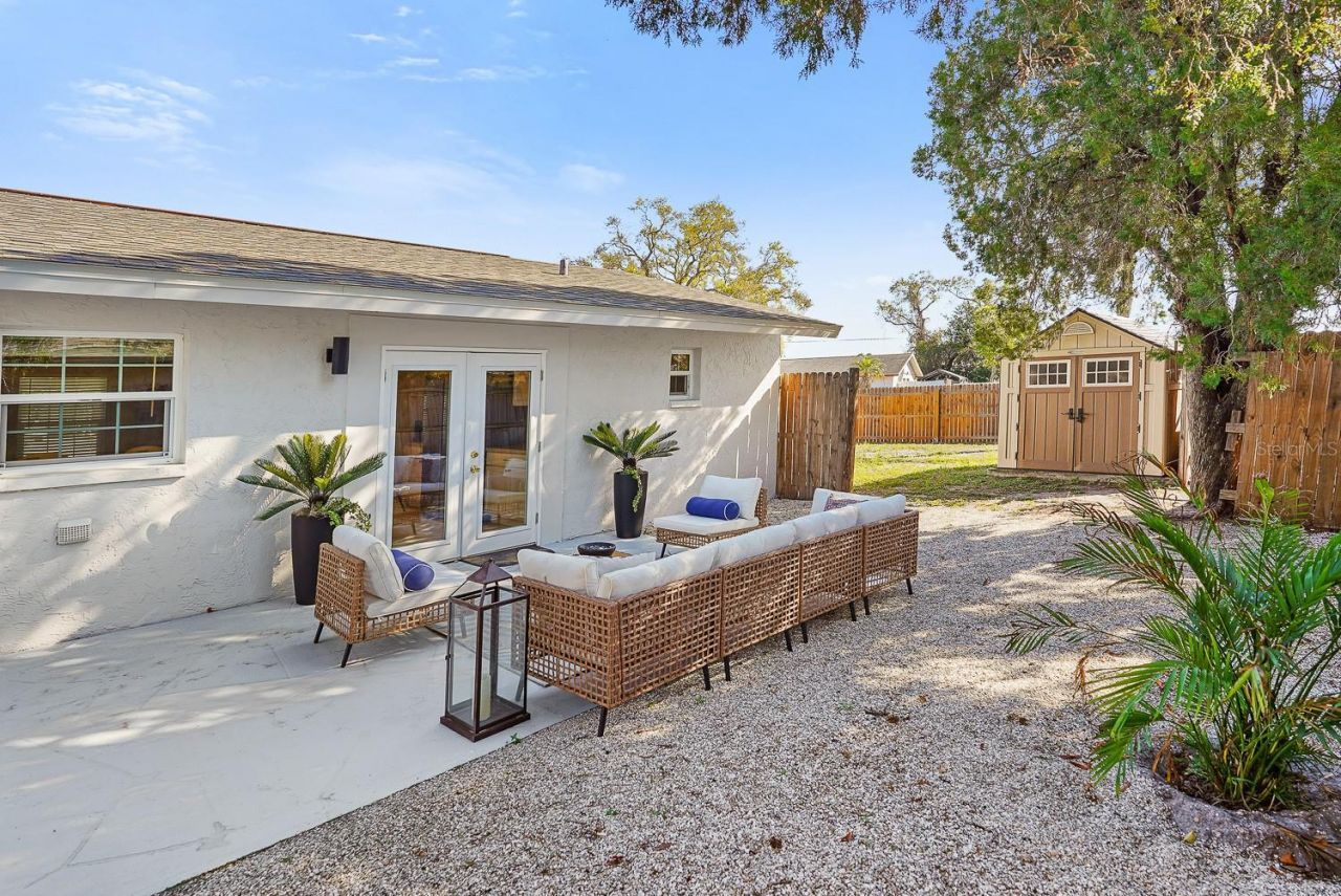 635 Melody Circle, Sarasota, FL 34237 Photo