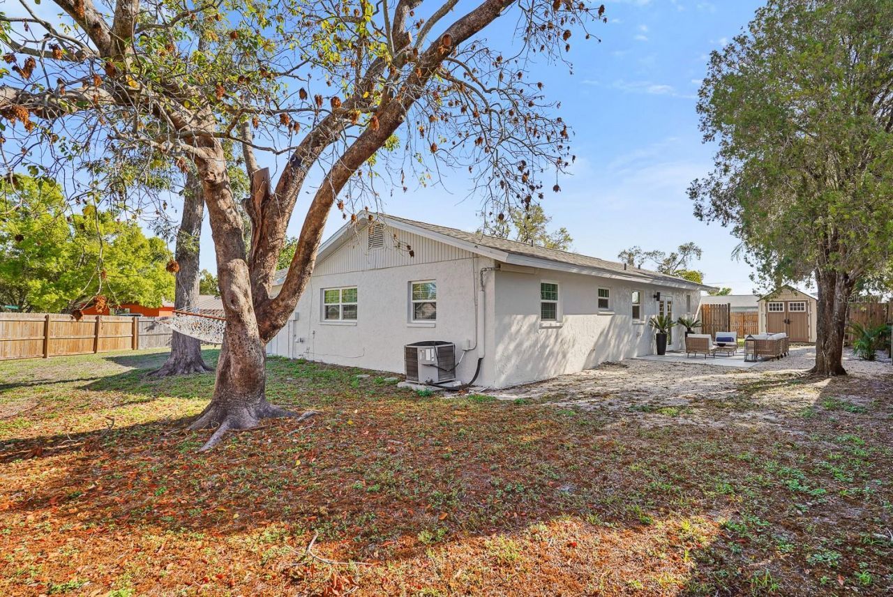 635 Melody Circle, Sarasota, FL 34237 Photo