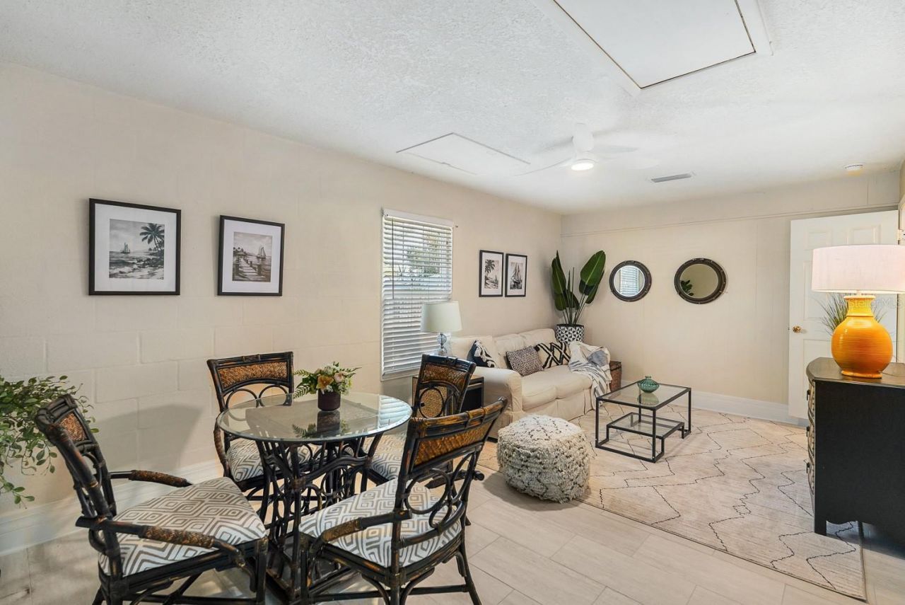 635 Melody Circle, Sarasota, FL 34237 Photo