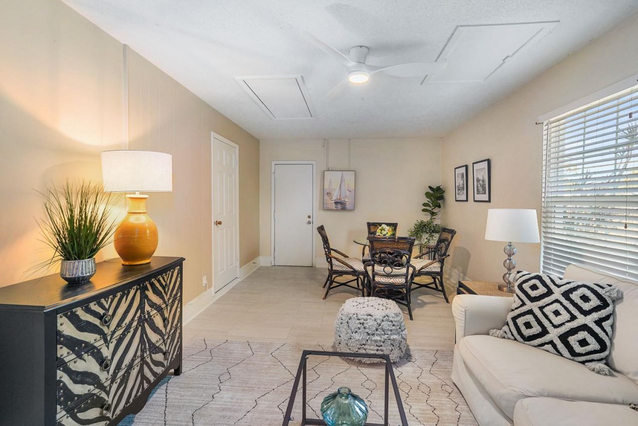 635 Melody Circle, Sarasota, FL 34237 Photo