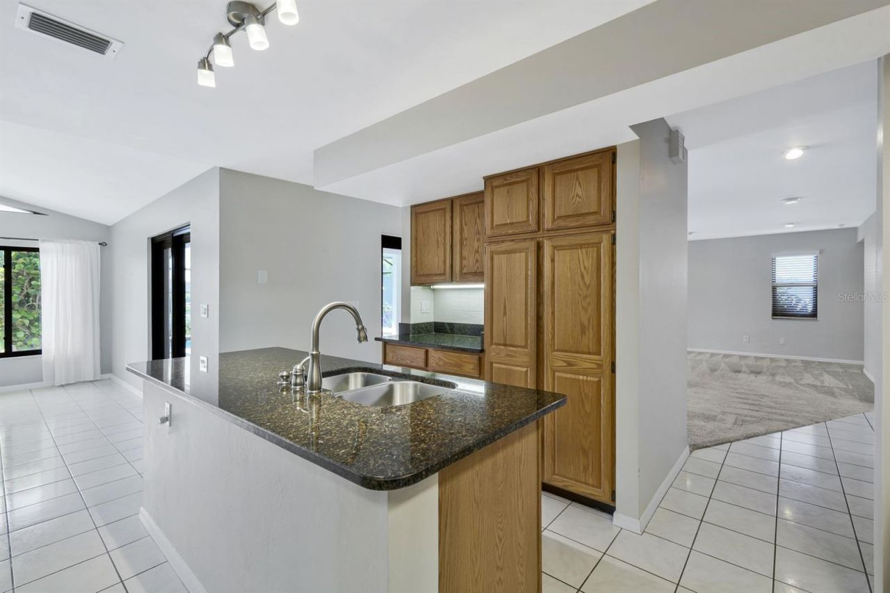 1904 SE 36th Terrace, Cape Coral, FL 33904 Photo