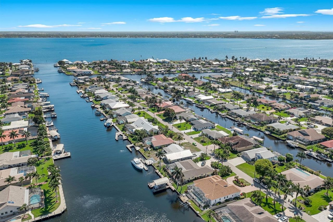 1904 SE 36th Terrace, Cape Coral, FL 33904 Photo