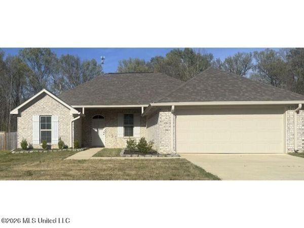 266 Chartleigh Circle, Canton, MS 39046