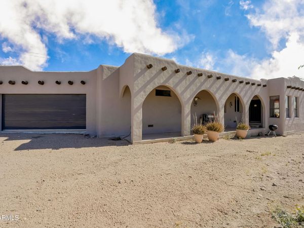 35220 S Rebel Pass, Morristown, AZ 85342