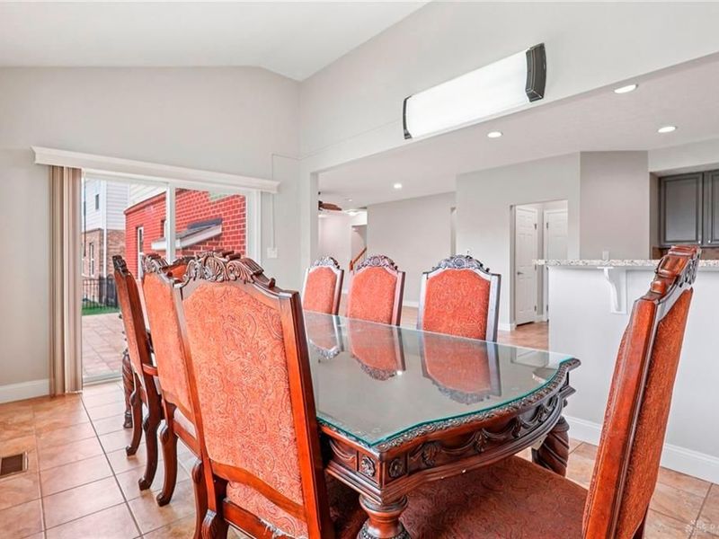 9452 Oak Brook Drive, Centerville, OH 45458 Photo 17