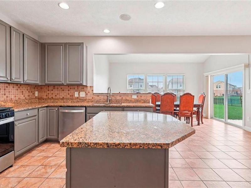 9452 Oak Brook Drive, Centerville, OH 45458 Photo 23