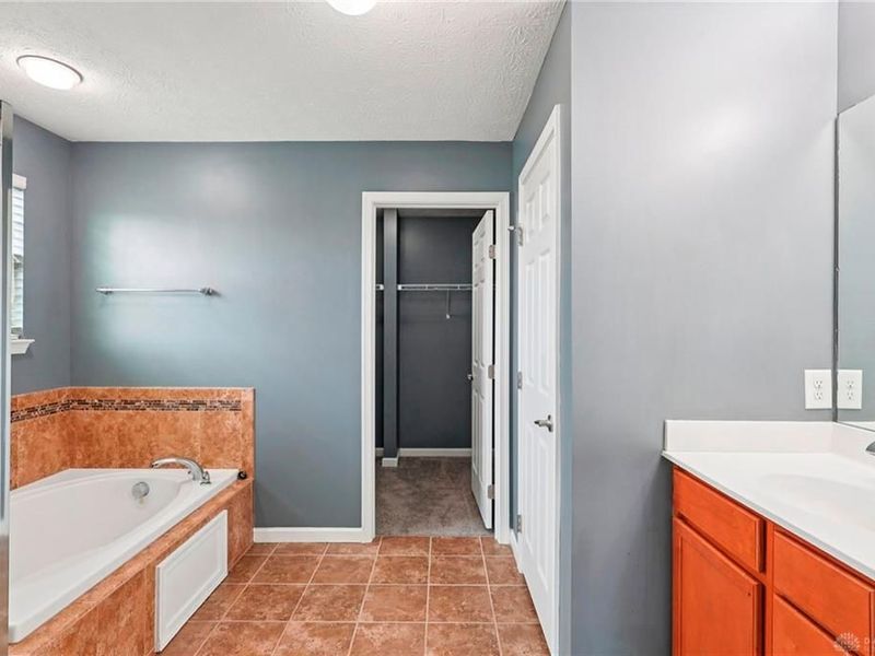 9452 Oak Brook Drive, Centerville, OH 45458 Photo 41