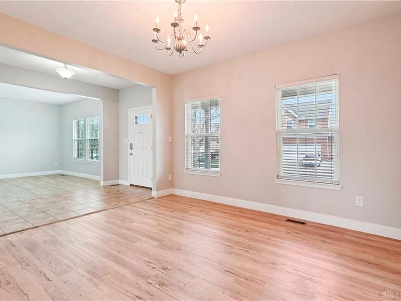 9452 Oak Brook Drive, Centerville, OH 45458 Photo 7