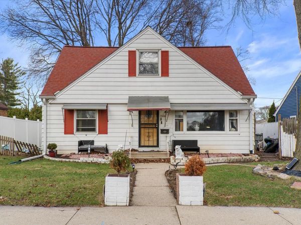 7208 W Nash STREET, Milwaukee, WI 53216