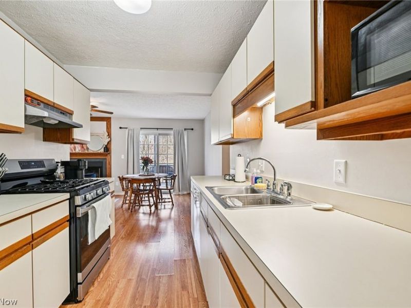 3432 Brookpoint Lane, Cuyahoga Falls, OH 44223 Photo 17