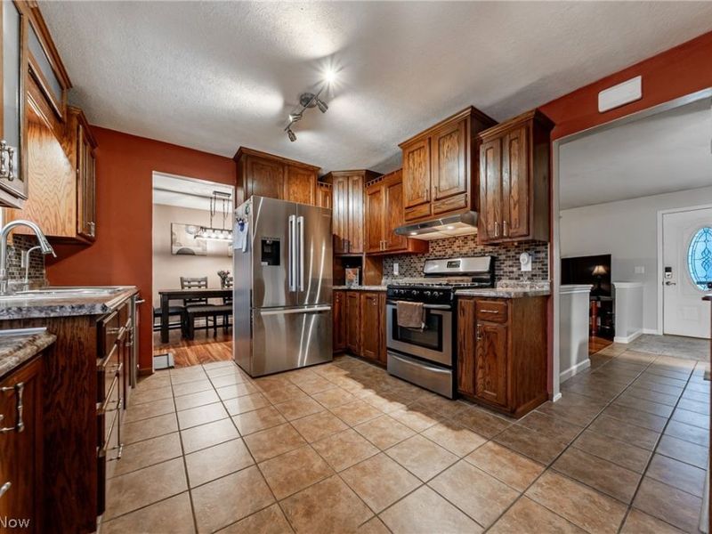 7791 Ridge Road, Parma, OH 44129 Photo 9