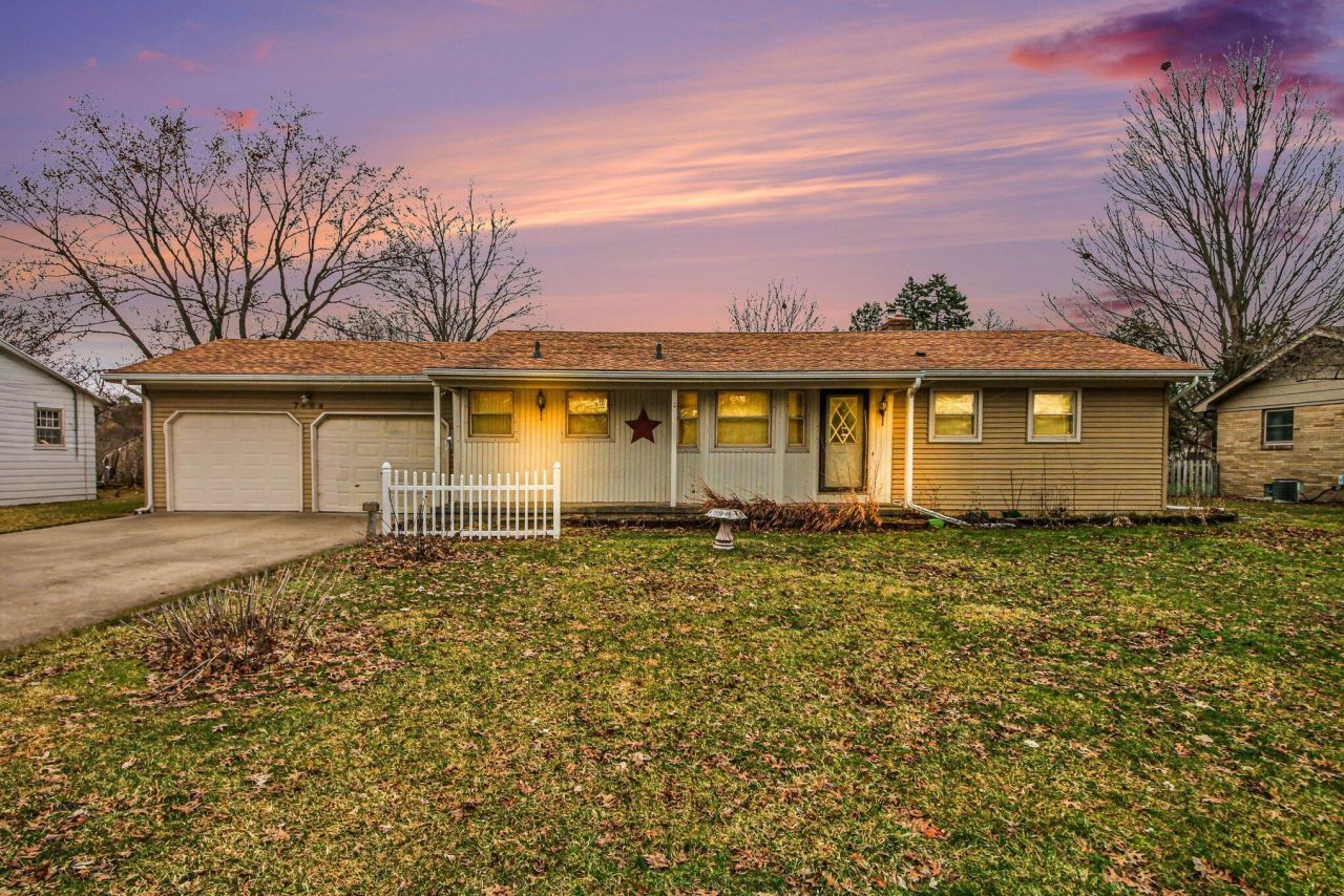 7424 Cherry Avenue, Jenison, MI 49428 Main Photo