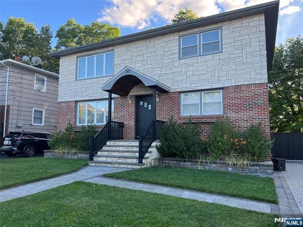 30 Chobot Lane 2, ELMWOOD PARK, NJ 07407