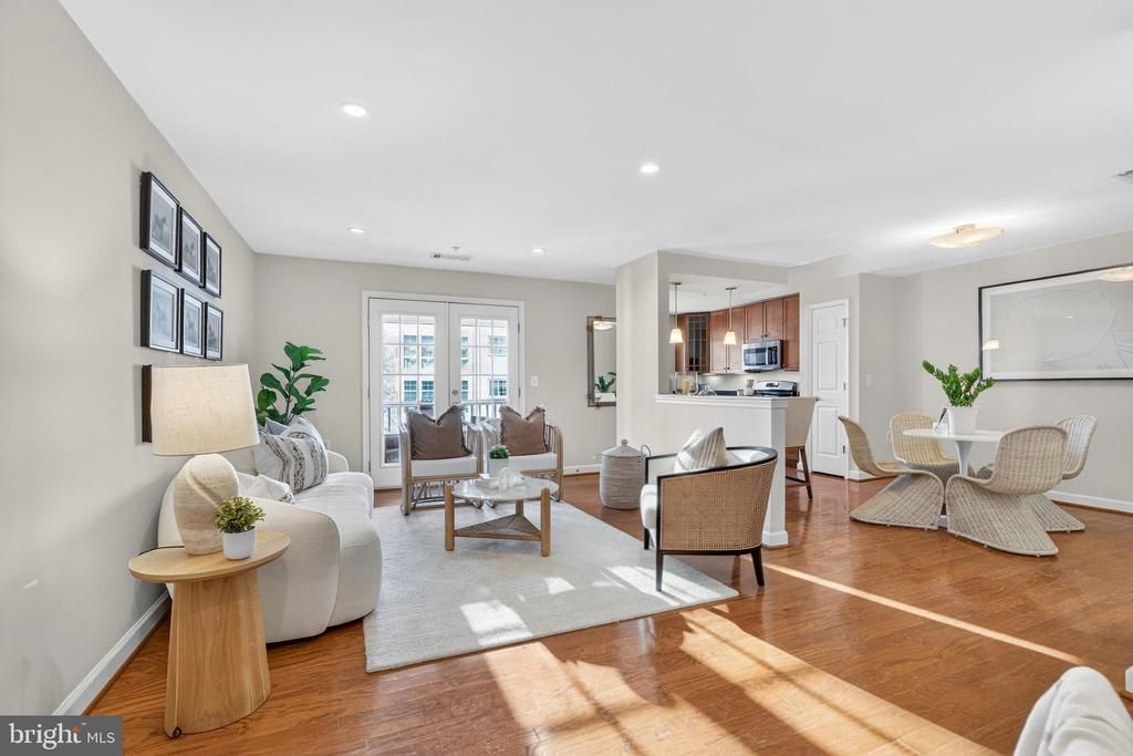 4113 S Four Mile Run Drive, Unit 404, Arlington, VA 22204 Main Photo