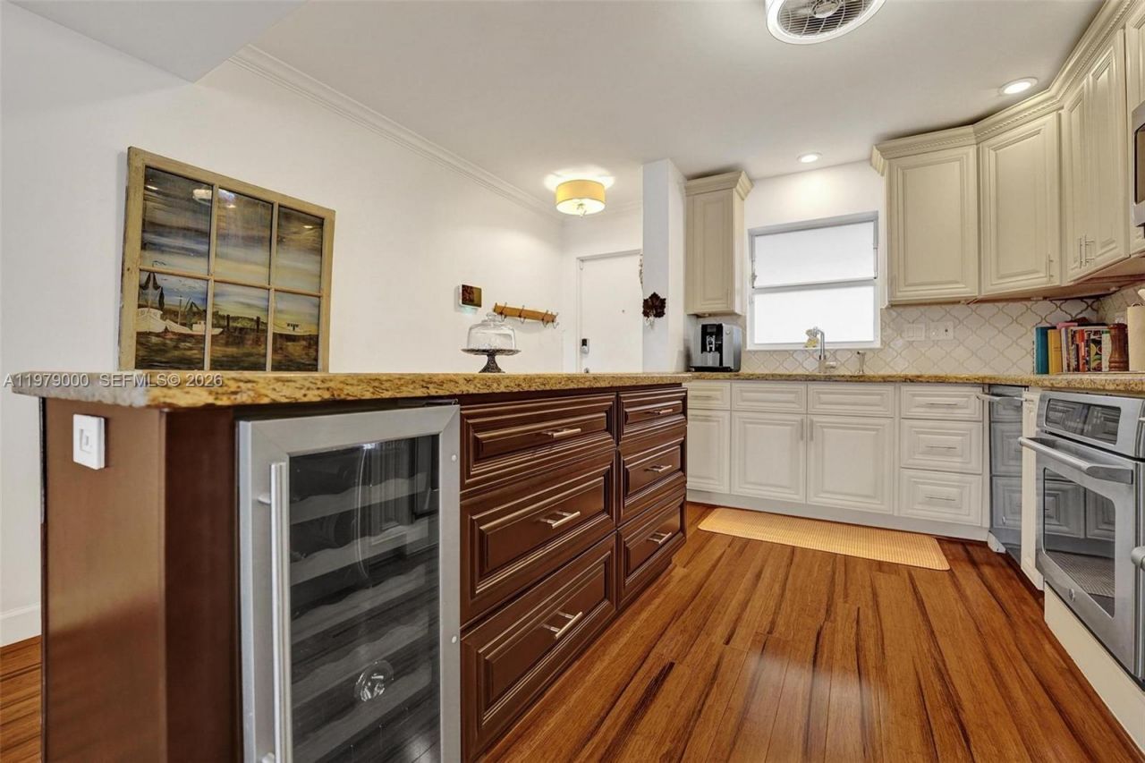 1212 SE 2nd Ct, Unit 301, Fort Lauderdale, FL 33301 Photo