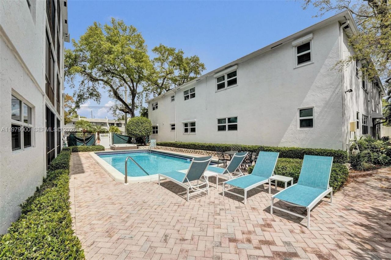 1212 SE 2nd Ct, Unit 301, Fort Lauderdale, FL 33301 Photo