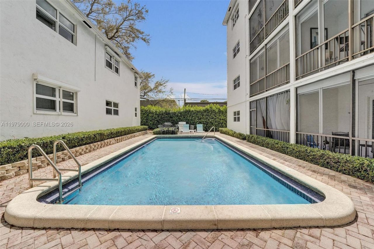 1212 SE 2nd Ct, Unit 301, Fort Lauderdale, FL 33301 Photo