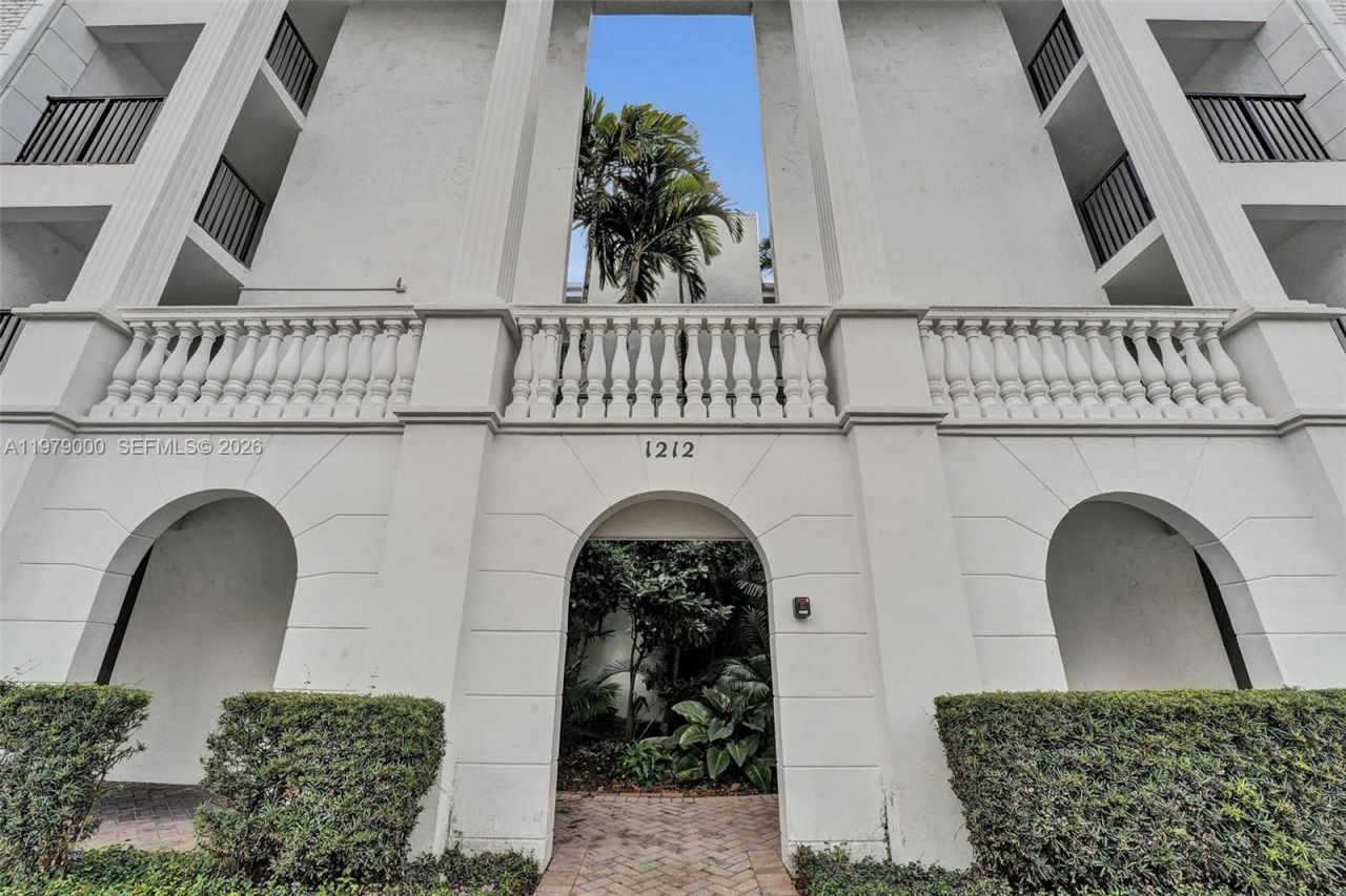 1212 SE 2nd Ct, Unit 301, Fort Lauderdale, FL 33301 Photo